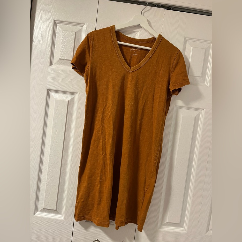 Universal Threads Co. summer dresses — 2 color bundle —